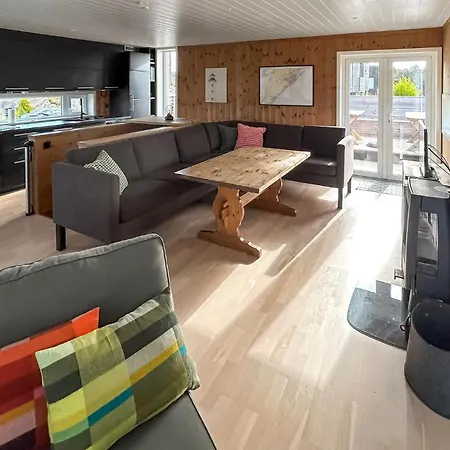 3 Bedroom In * Sondeled