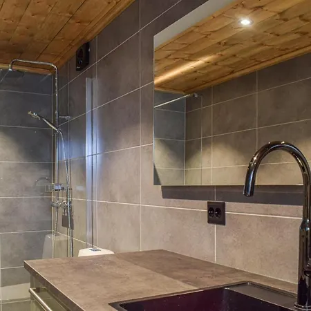 3 Bedroom In * Sondeled